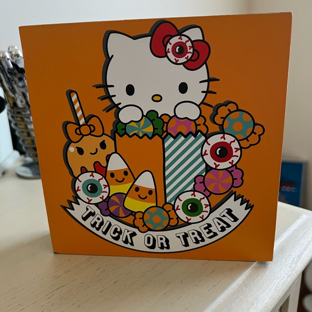 Sanrio Hello Kitty Trick or Treat Sign NWT!